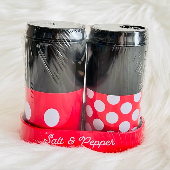 Disney Accessories - Mickey and Minnie Salt and Pepper Shaker